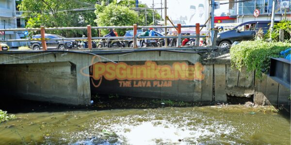 Semburan Air Berbau Gas