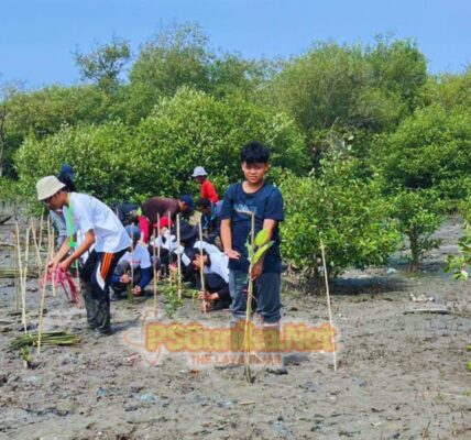 Pelajar SMP di Surabaya